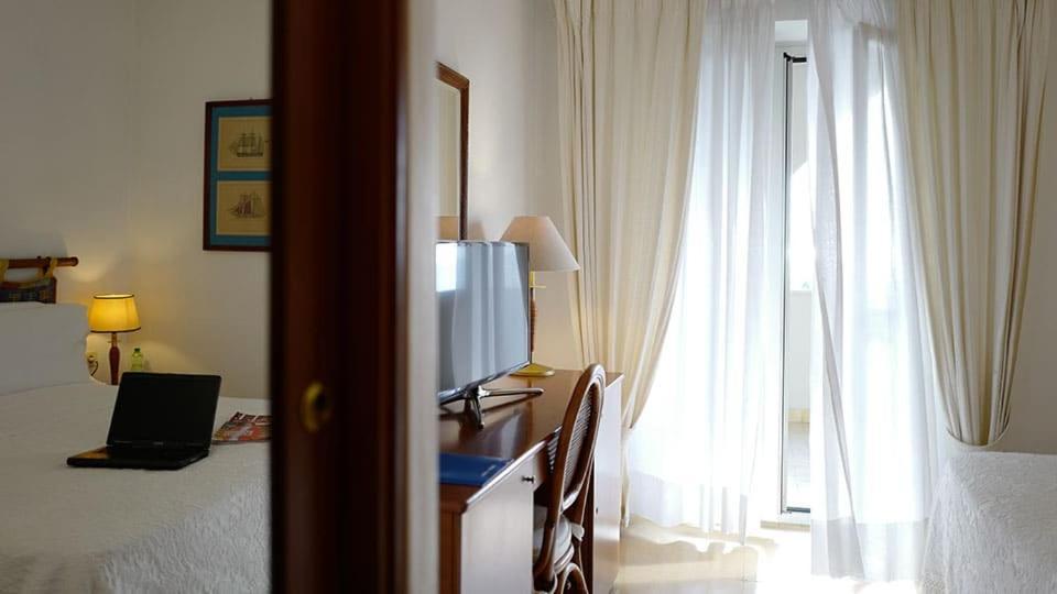 Hotel Lido Garda Anzio Kültér fotó